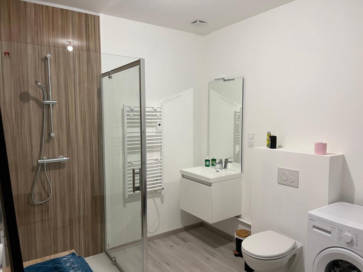 Le Mendes Apartment Evron ภายนอก รูปภาพ